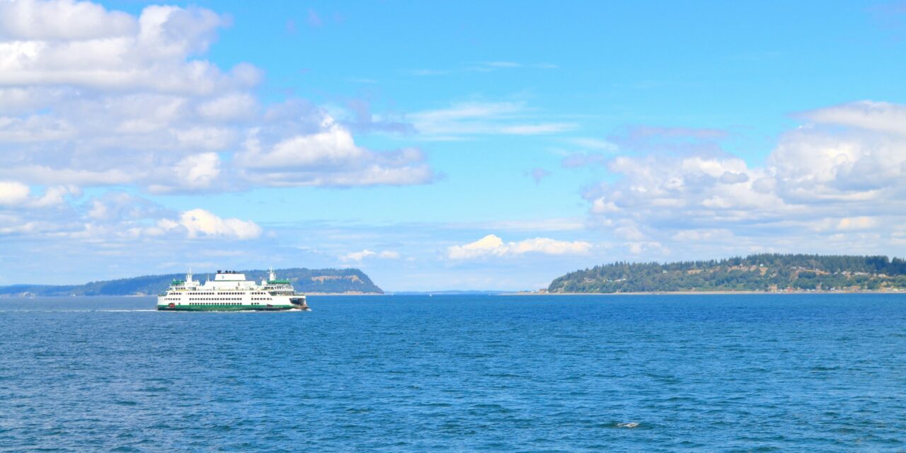 Is it possible to travel by ferry from Curaçao or Aruba to Bonaire?