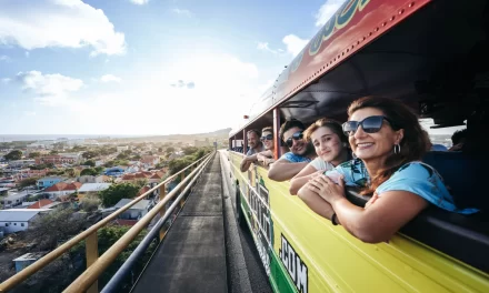 Beaches of Curaçao by tour bus