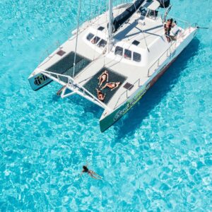 Tour de Snorkel en Catamarán: Playas, BBQ y Blue Room