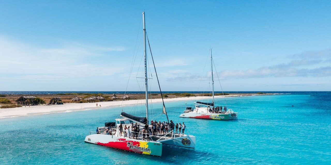 Catamaran excursion to Klein Curaçao with Irie Tours – Beach, snorkeling and BBQ